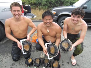 Nick, Matt and Hunter Lum after a successful Abalone dive by Jack Likins (Large)