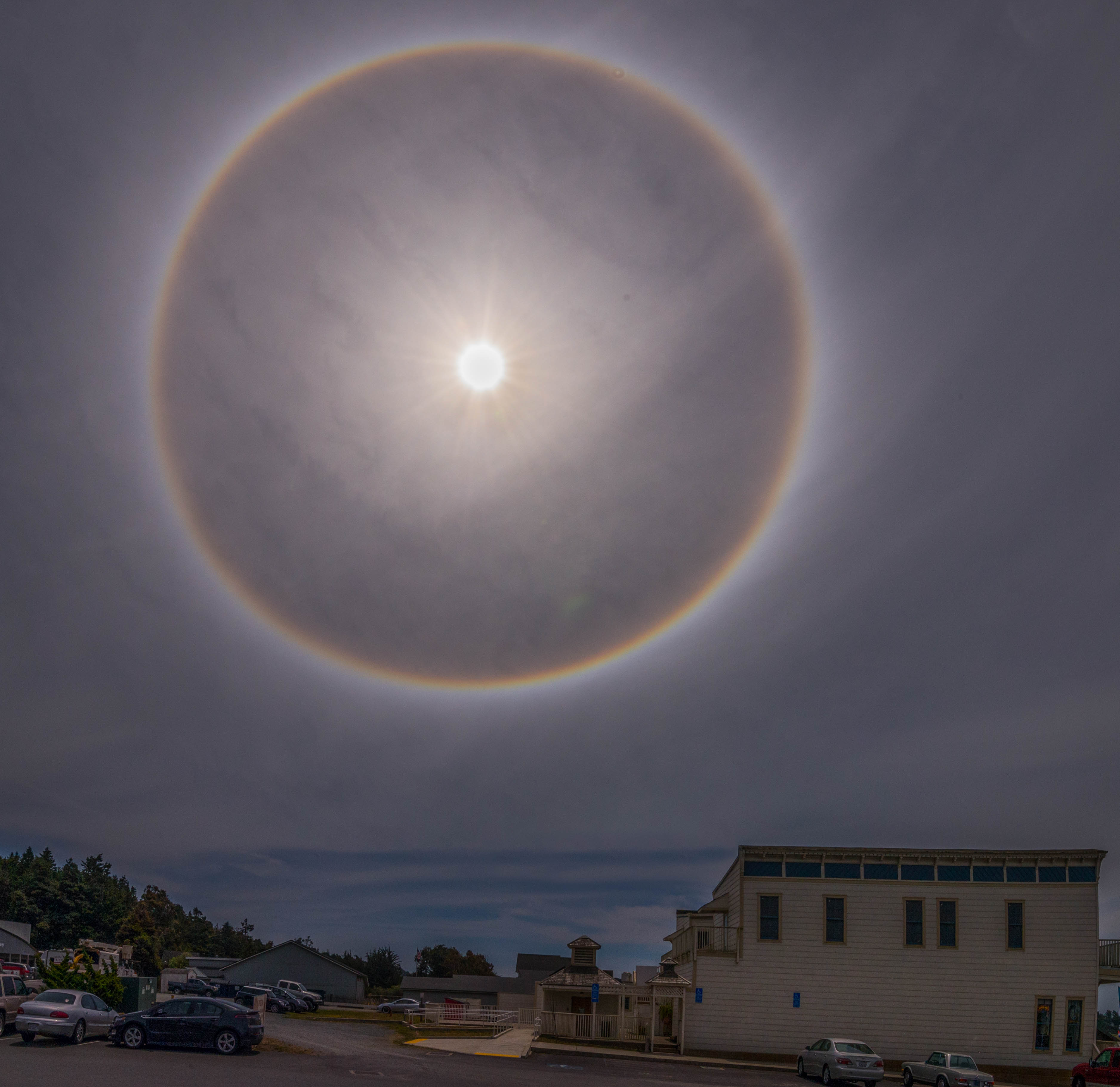 A Halo around the moon often means it will rain soon. – Mendonoma Sightings