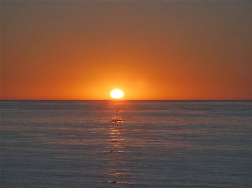 setting sun looks like a hot air balloon – Mendonoma Sightings